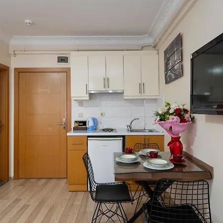 Asteria House Aparthotel 4*