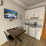 Asteria House アパートホテル